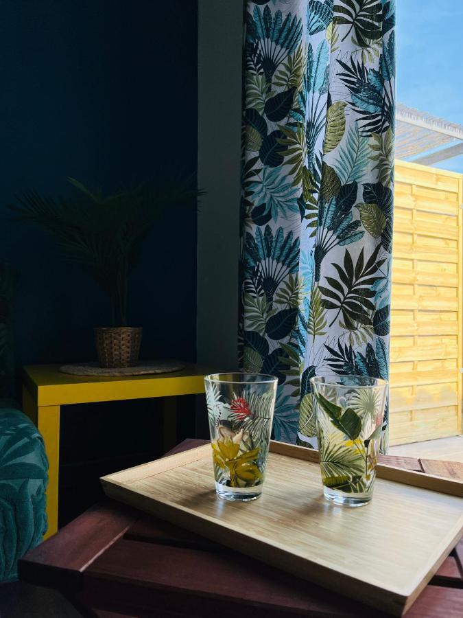 Отель Un Coin Tropical En Provence ! Л'Иль-сюр-ла-Сорг Экстерьер фото